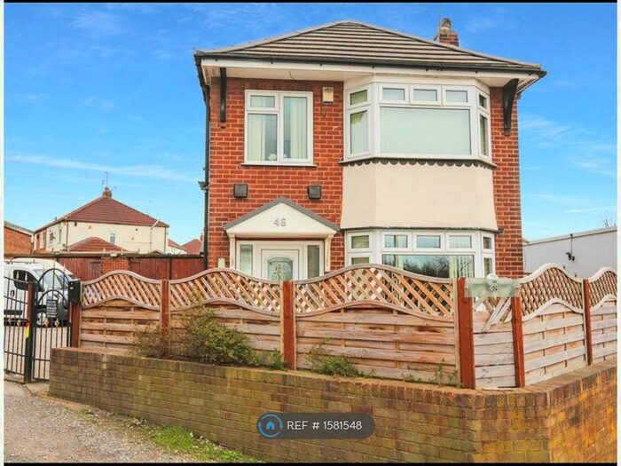 4 Bedroom Detached House To Rent In Belle Isle Road, Leeds, LS10