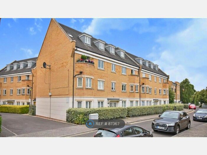 3 Bedroom Flat To Rent In Tower Mill Road, London, SE15