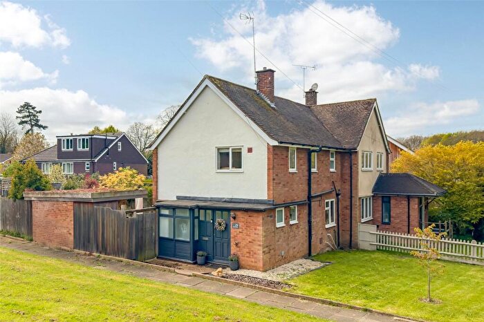 3 Bedroom Semi Detached House For Sale In Bishops Close, St. Albans, Hertfordshire, AL4