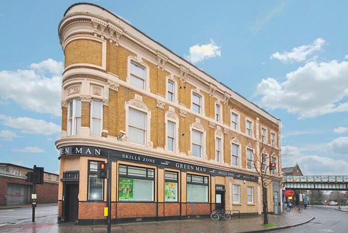 2 Bedroom Flat To Rent In Hinton Road Herne Hill, SE24