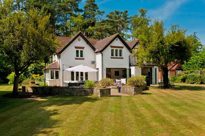 4 Bedroom Detached House For Sale In Clumps Road, Lower Bourne, Farnham, GU10