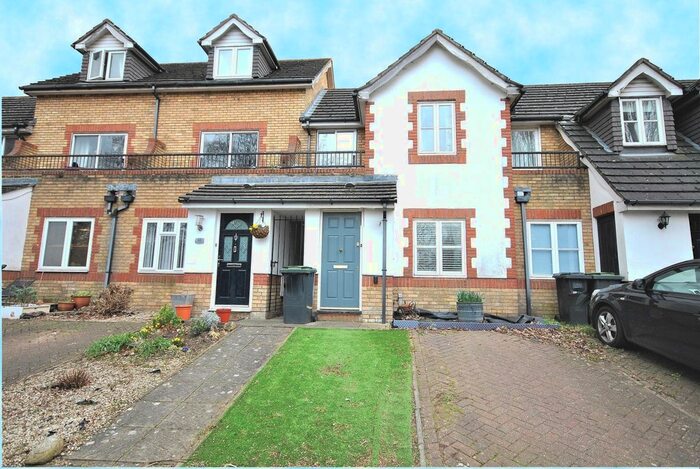 2 Bedroom Semi-Detached House To Rent In Amblecote Meadows, London, SE12