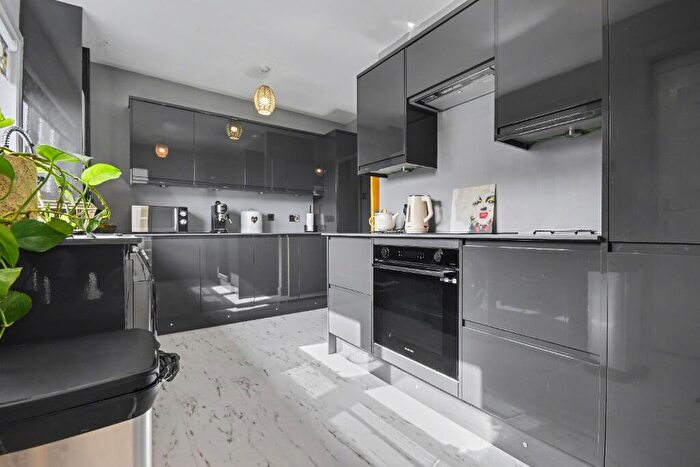 3 Bedroom Terraced House For Sale In Pentland Avenue, Inverclyde, Port Glasgow, PA14