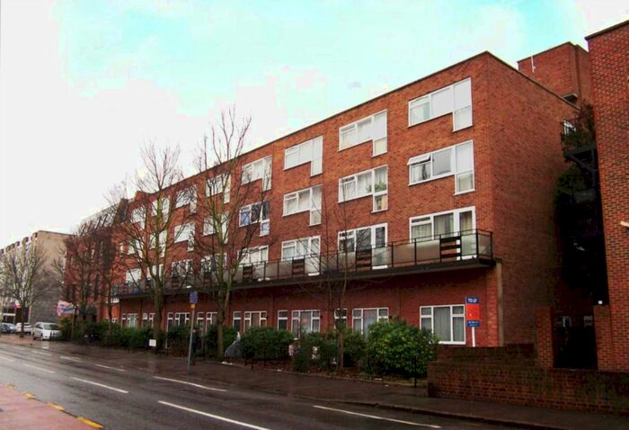 Studio To Rent In Coombe Road, New Malden, KT3