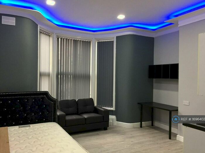 Studio To Rent In Claremont, Bradford, BD7