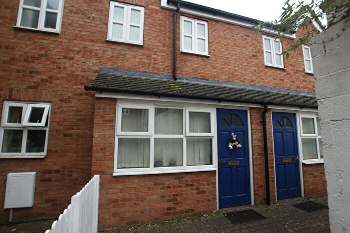 1 Bedroom Terraced House To Rent In Victoria Court, Victoria Road, Swindon, SN1