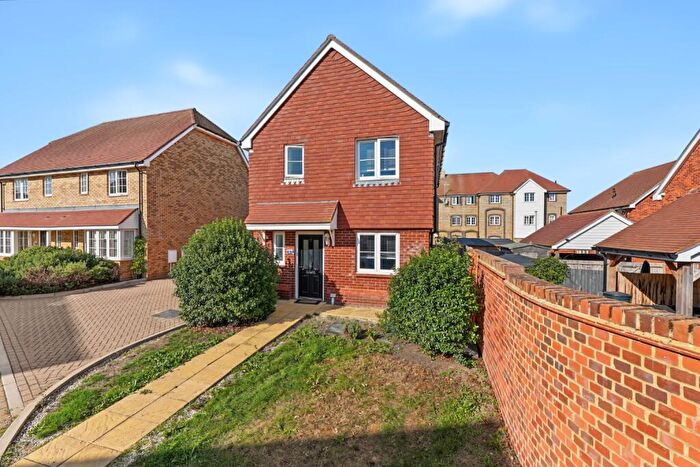 3 Bedroom Detached House For Sale In Dewberry Close, Faversham, Kent, ME13