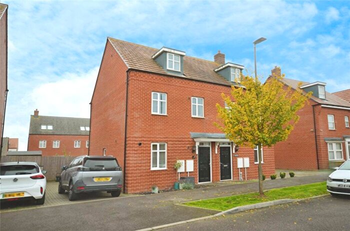 3 Bedroom Semi-Detached House For Sale In Sorrel Way, Broughton, Aylesbury, HP22