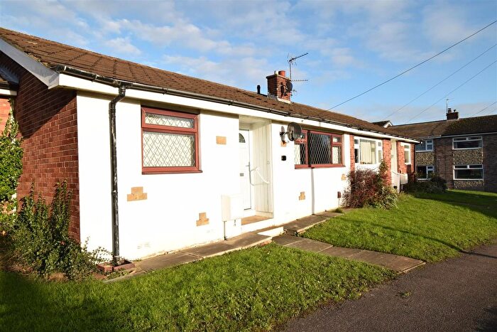 2 Bedroom Bungalow To Rent In Wrenthorpe Road, Wrenthorpe, Wakefield, WF2