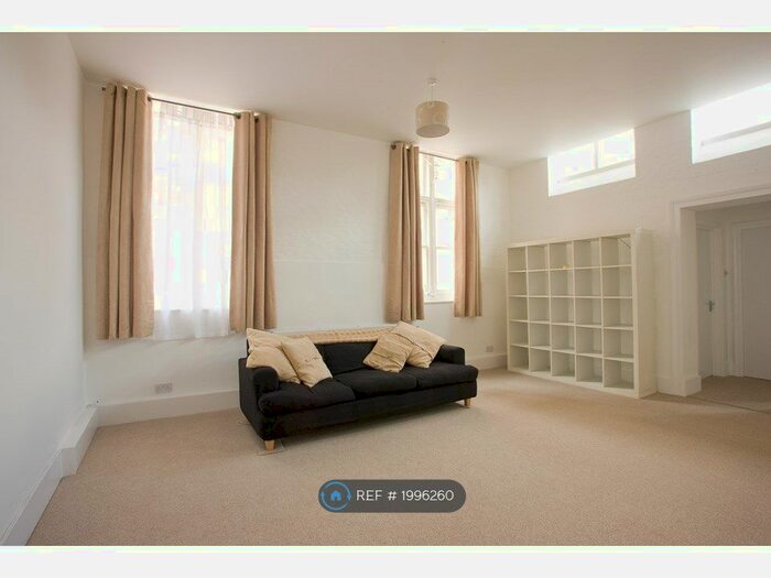 2 Bedroom Flat To Rent In York Grove, London, SE15