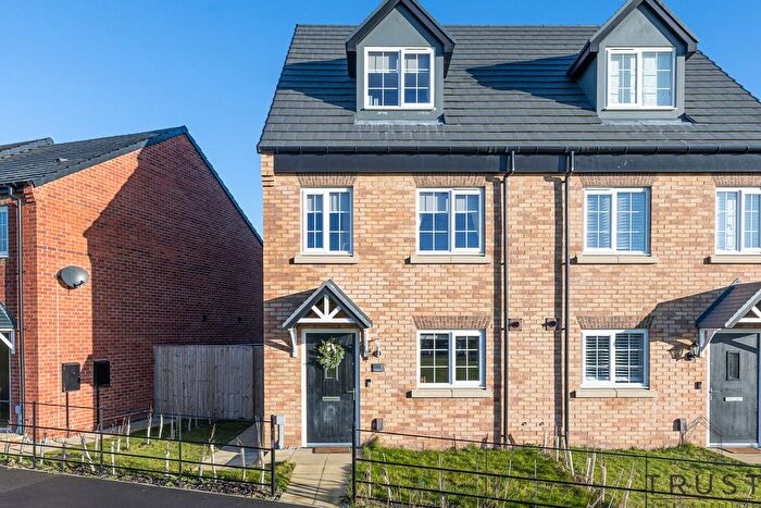 3 Bedroom Semi-Detached House For Sale In Strawberry Way, Mirfield, WF14