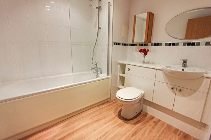 2 Bedroom Flat To Rent In Barleyhill Terrace, Edinburgh, EH6