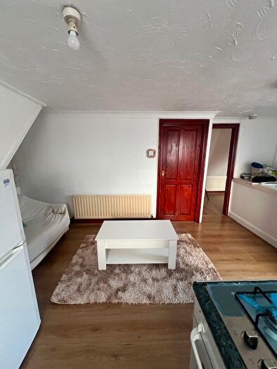 3 Bedroom Flat To Rent In Leyton, E10