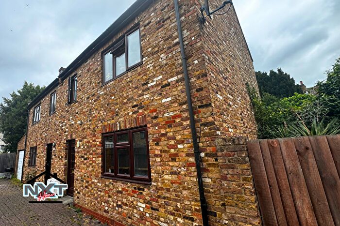 3 Bedroom Terraced House To Rent In Mansfield Road, London, E17