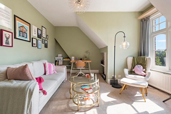 1 Bedroom Flat To Rent In West Bank, London, N16