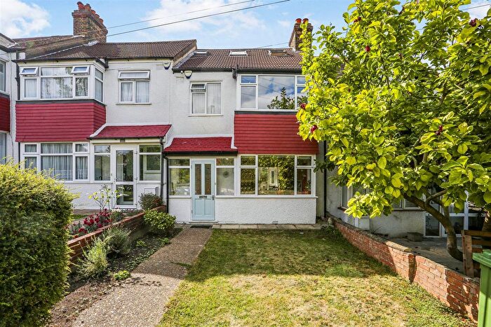 4 Bedroom Terraced House For Sale In St Dunstans Hill, Cheam, SM1