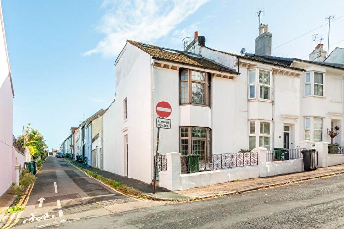 3 Bedroom Terraced House For Sale In Albion Hill, Brighton, BN2