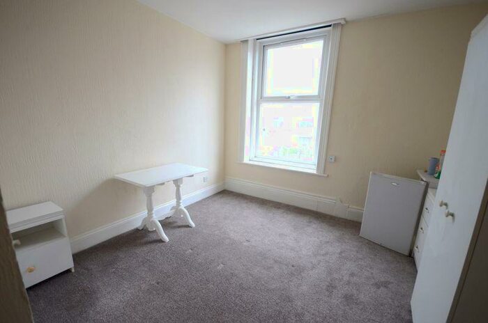 Studio To Rent In Holdenhurst Road, Bournemouth, BH8