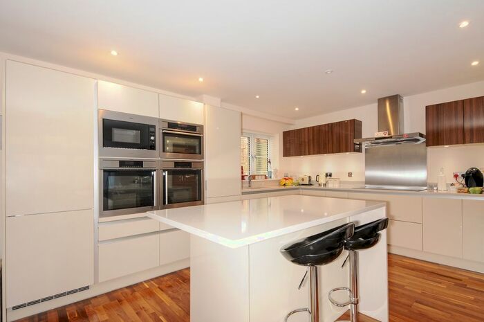 5 Bedroom Detached House To Rent In Holland Park, Caterham, CR3