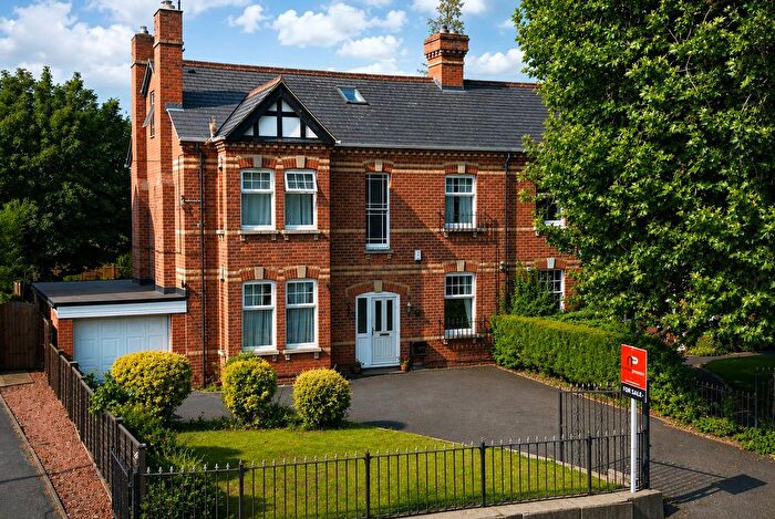 6 Bedroom Semi Detached House For Sale In Hucclecote Road, Gloucester, GL3