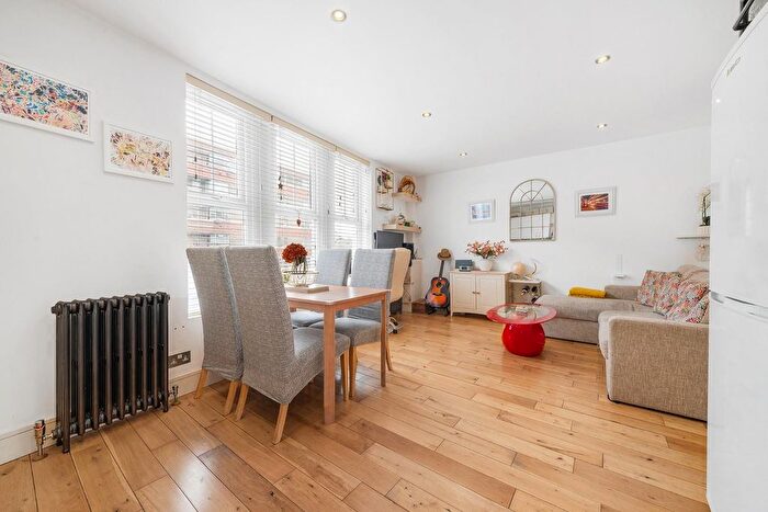1 Bedroom Flat For Sale In Balham Hill, SW12