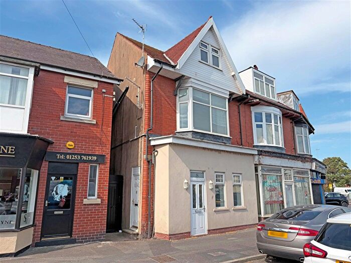 4 Bedroom End Terrace House For Sale In Hawes Side Lane, Blackpool, FY4