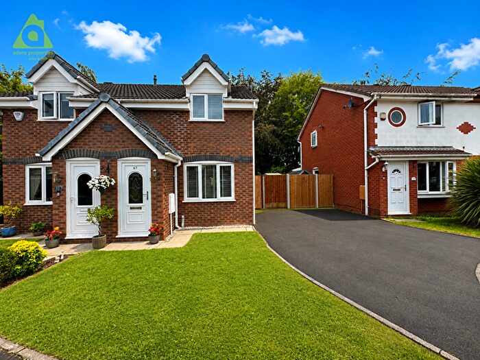 2 Bedroom Semi-Detached House For Sale In Miry Lane, Westhoughto, BL5