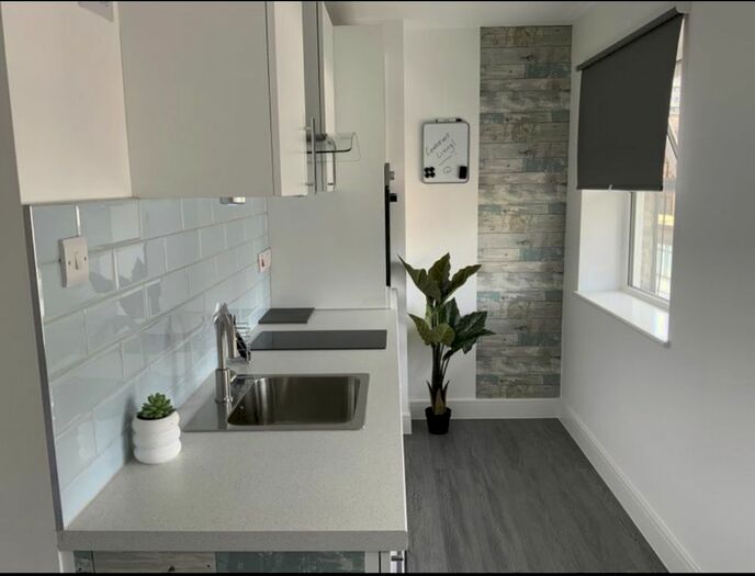 Studio To Rent In Camberwell Road, London, SE5