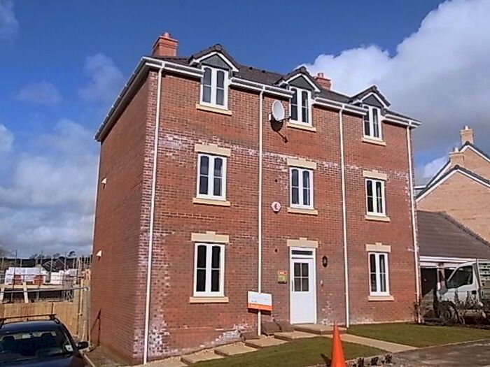 2 Bedroom Flat To Rent In Nadder Meadow, South Molton, EX36