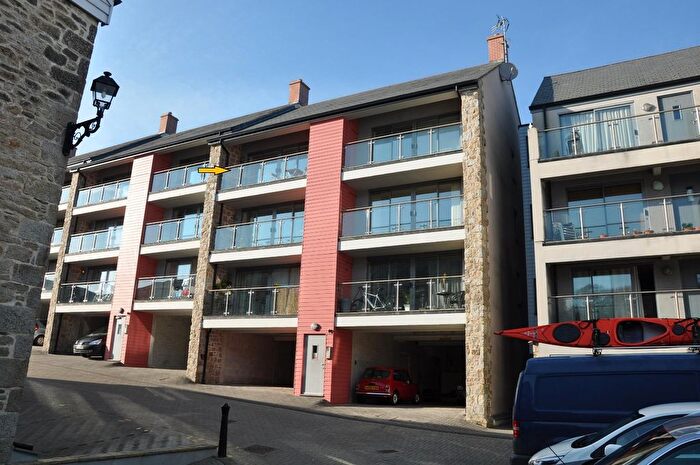 1 Bedroom Flat To Rent In Anchor Terrace, Penryn, TR10
