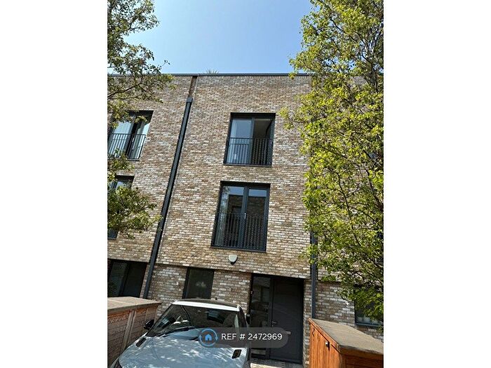 1 Bedroom Flat To Rent In Beatrice Place, London, SW19