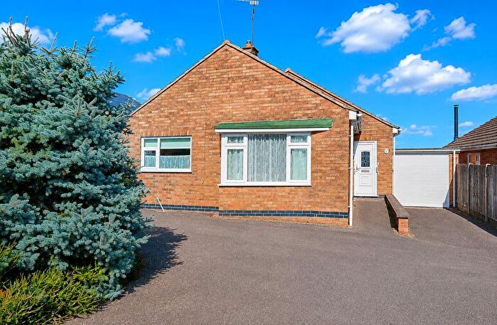 2 Bedroom Detached Bungalow For Sale In De La Bere Crescent, Burbage, LE10