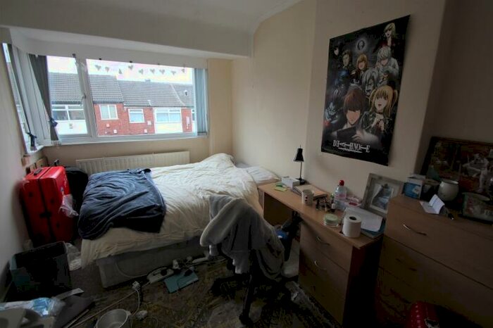 3 Bedroom Semi-Detached House To Rent In Kelso Gardens, Hyde Park, Leeds, LS2