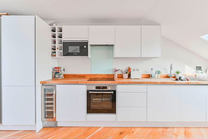 1 Bedroom Flat To Rent In Shenley Road, Camberwell, London, SE5