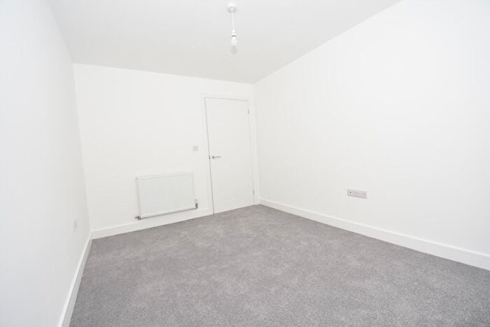 2 Bedroom Flat To Rent In Blenheim Walk, Corby, Northamptonshire, NN18