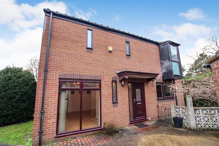 3 Bedroom Detached House To Rent In Chesterton Road, Cambridge, CB4