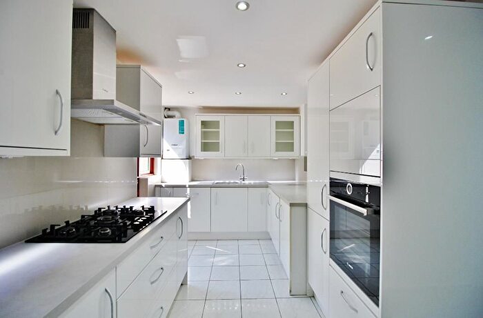 3 Bedroom Property To Rent In Hampton Road, Ilford, IG1