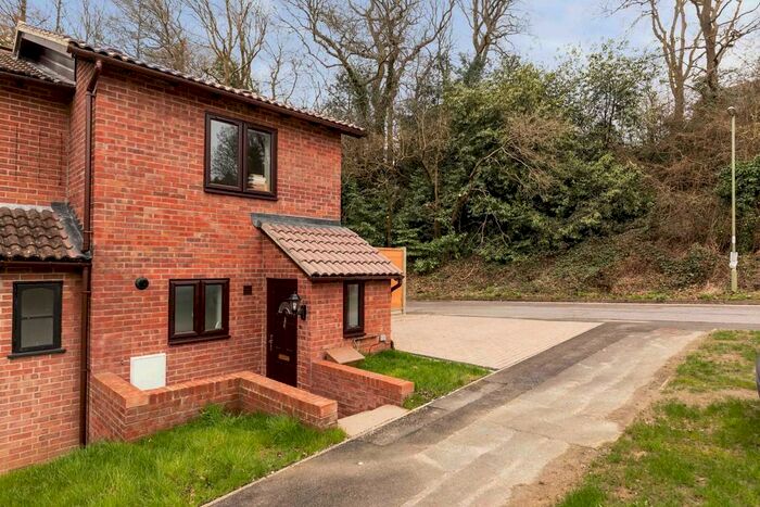 2 Bedroom End Of Terrace House To Rent In Lombardy Rise, Waterlooville, PO7