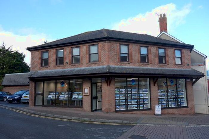 2 Bedroom Flat To Rent In The Centre, Gillingham, SP8