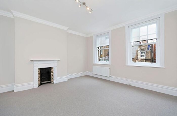 Studio To Rent In Kensington Court, Kensington, W8