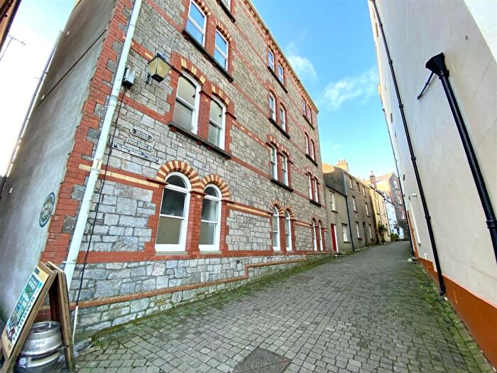 2 Bedroom Apartment For Sale In Bridge Street, Tenby, SA70