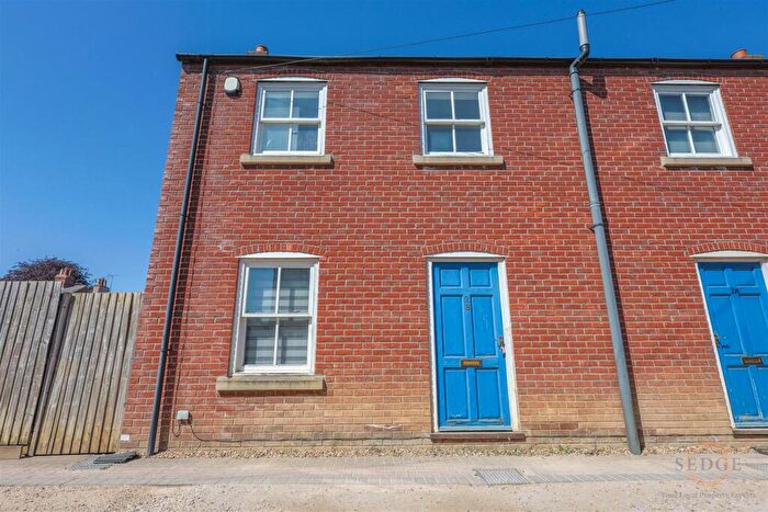 2 Bedroom Semi-Detached House For Sale In Holbeach, PE12