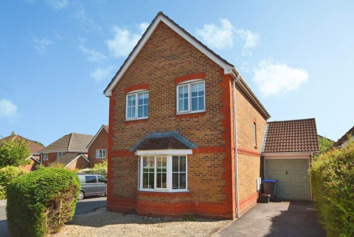3 Bedroom Detached House For Sale In Lindford Road, Hampton Park ***Video Tour***, SP1