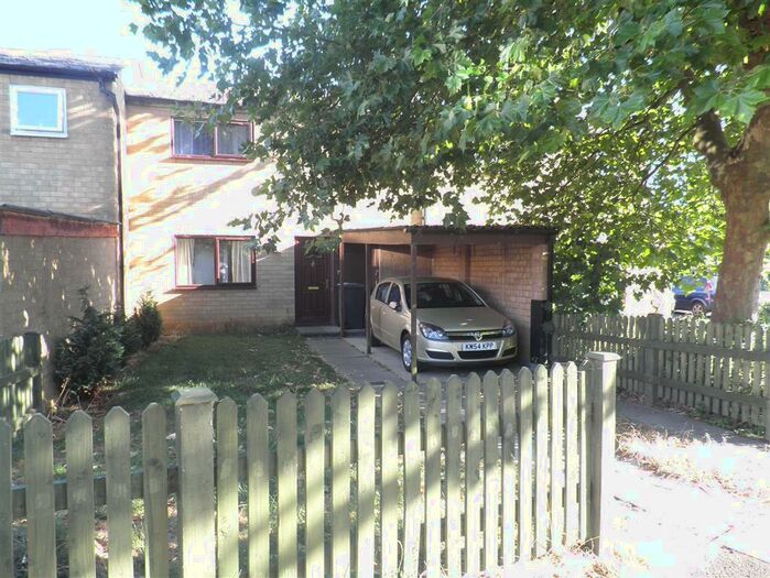 3 Bedroom House To Rent In Foskitt Court North, Northampton, NN3