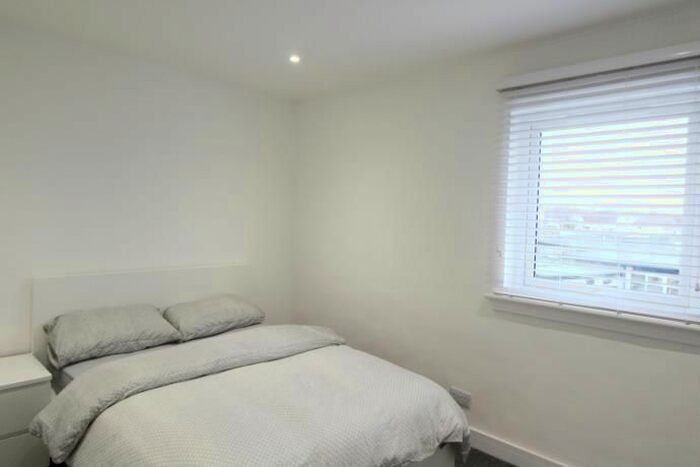 2 Bedroom Flat To Rent In Quarry Place, Aberdeen AB16