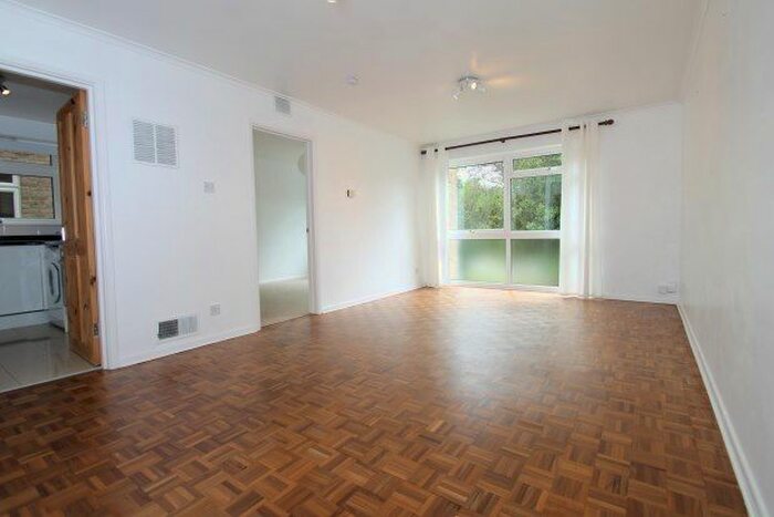 1 Bedroom Flat To Rent In Copers Cope Road, Beckenham, BR3