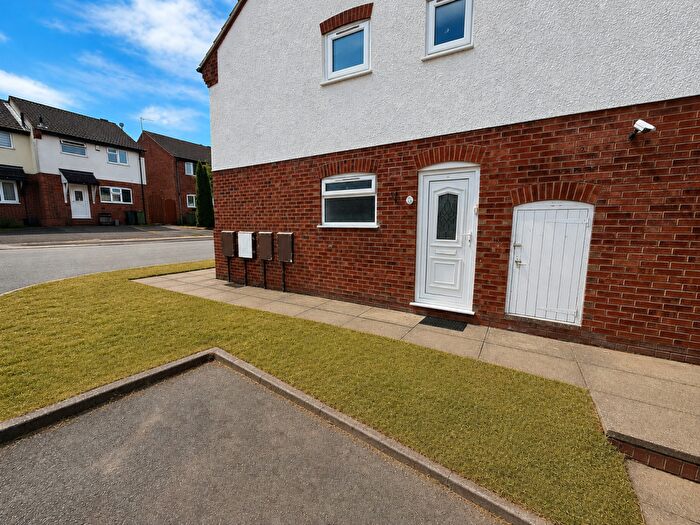 2 Bedroom Flat For Sale In Malham Way, Oadby, LE2