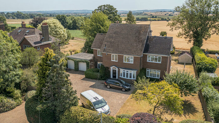 5 Bedroom Detached House For Sale In Aylesbury Road, Wing, Buckinghamshire, LU7