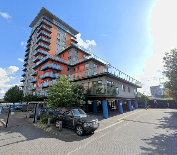 2 Bedroom Flat To Rent In Mast Quay, Woolwich, London, SE18