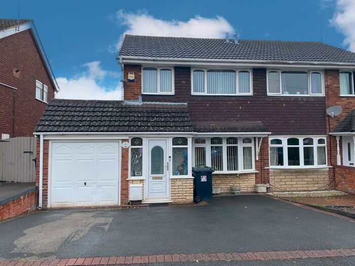 3 Bedroom Semi-Detached House To Rent In Veronica Road, Kingswinford, DY6